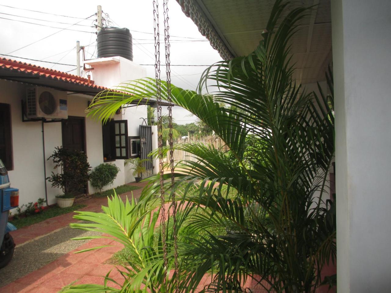Uppuveli Beach House تريكونامالاي المظهر الخارجي الصورة